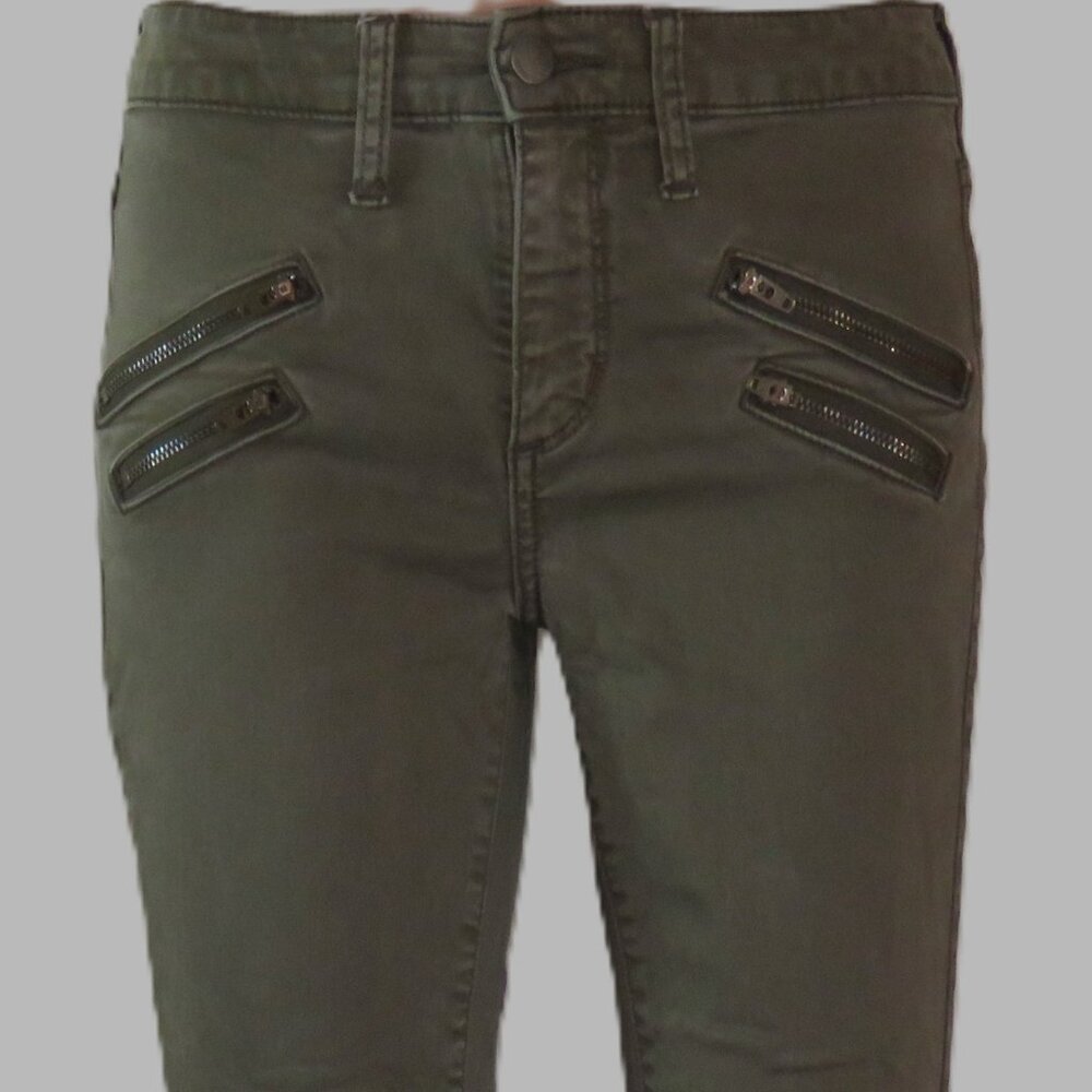 Univeral Thread Green High Rise Skinny Crop Mid Length Shorts Size 00/24R (C370)